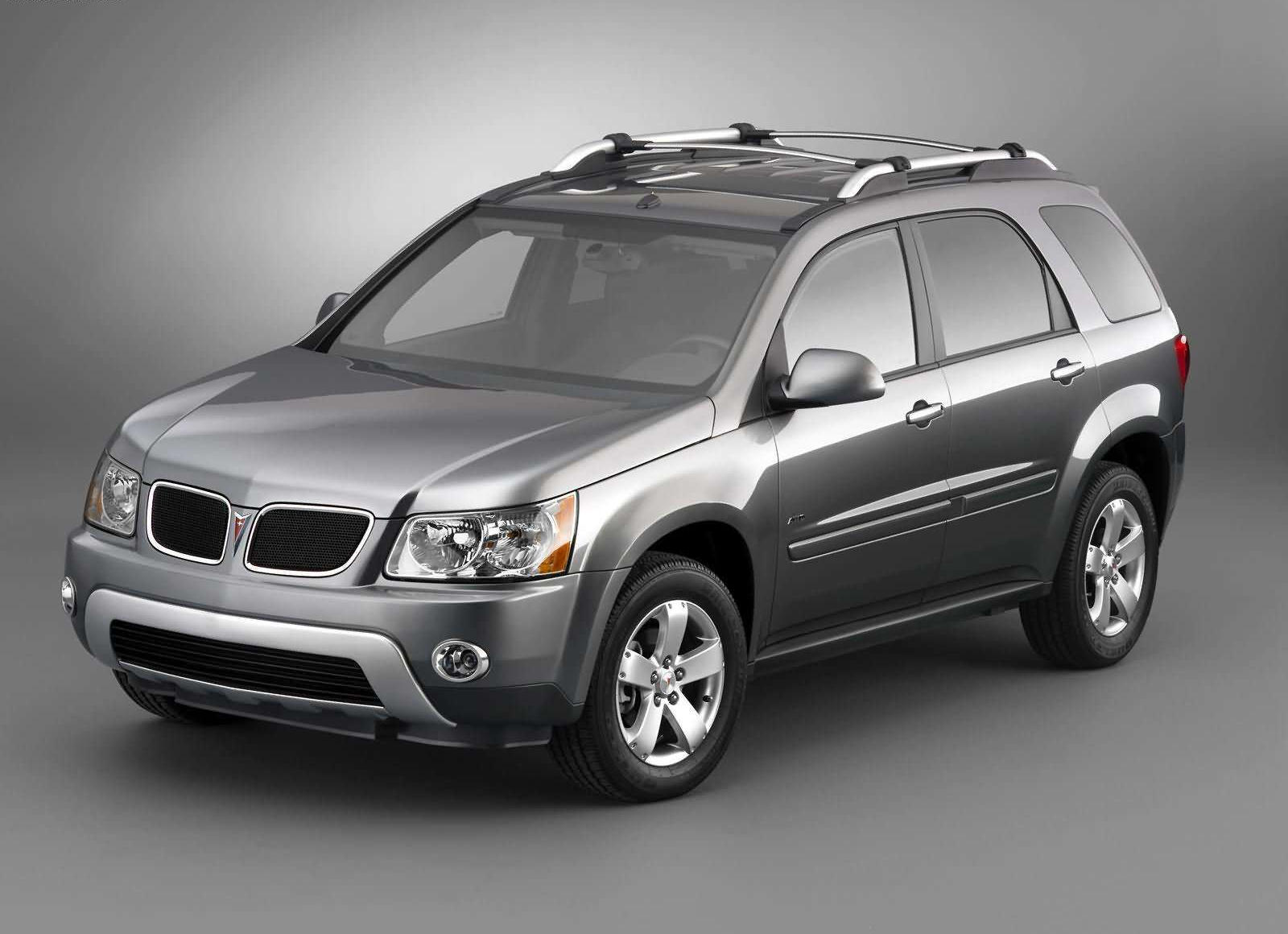 2008 Pontiac Torrent Front Angle View