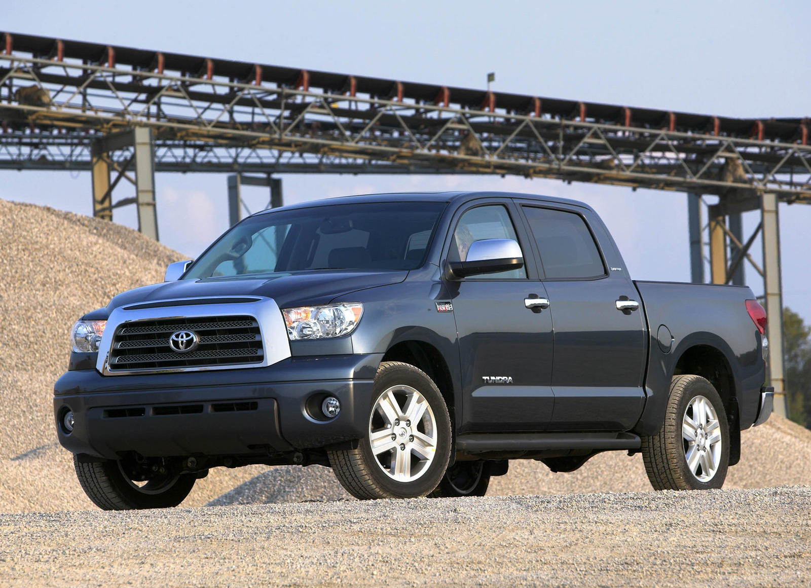 2008 Toyota Tundra Driving Front Angle