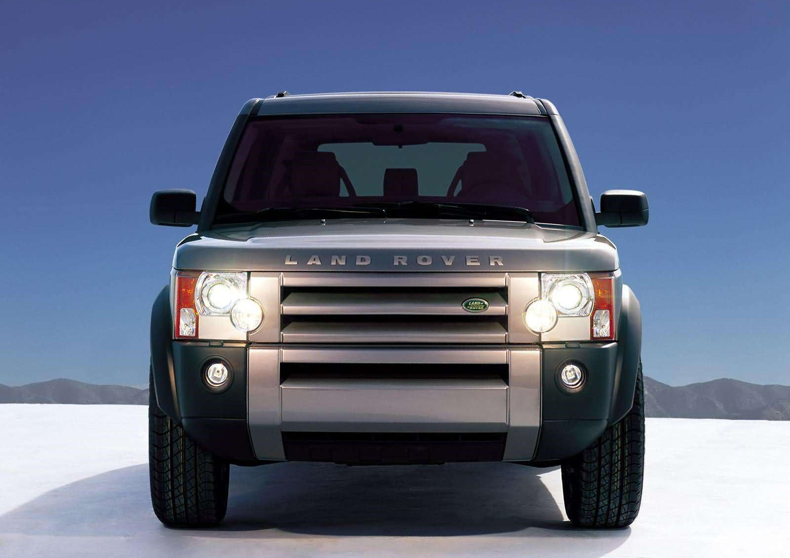 2009 Land Rover LR3 Front View