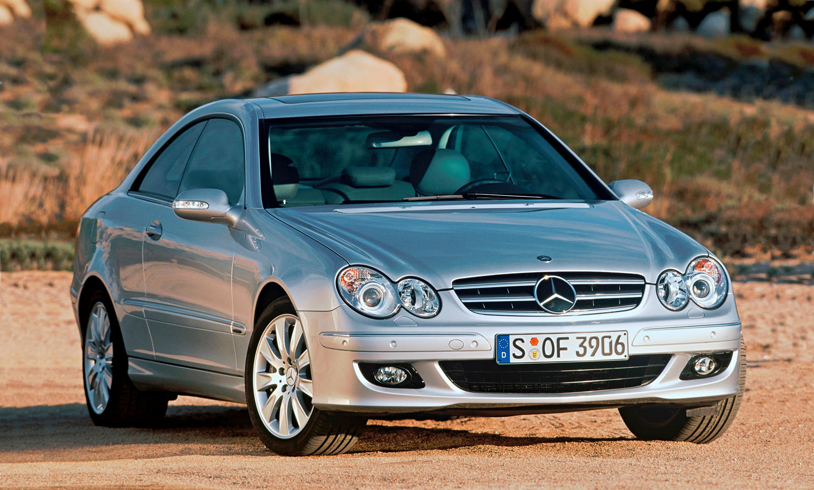 2009 Mercedes-Benz CLK-Class Coupe Front Angle View