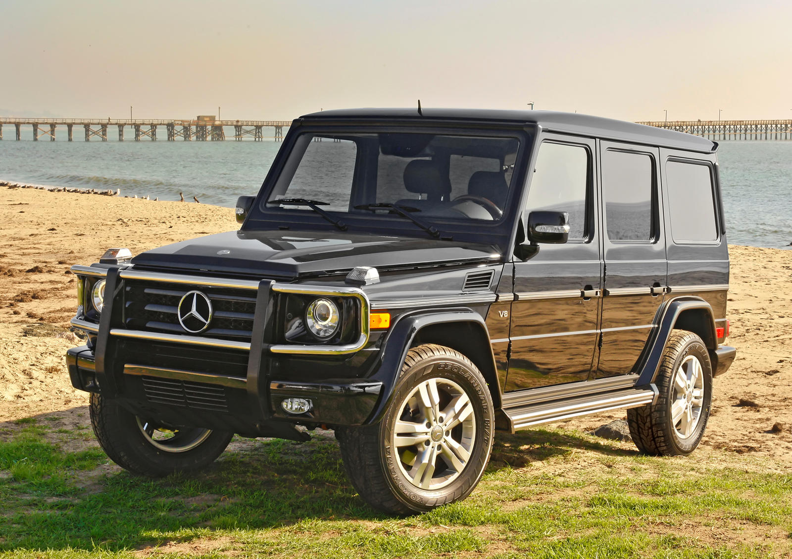 2009 Mercedes-Benz G-Class Front Angle View