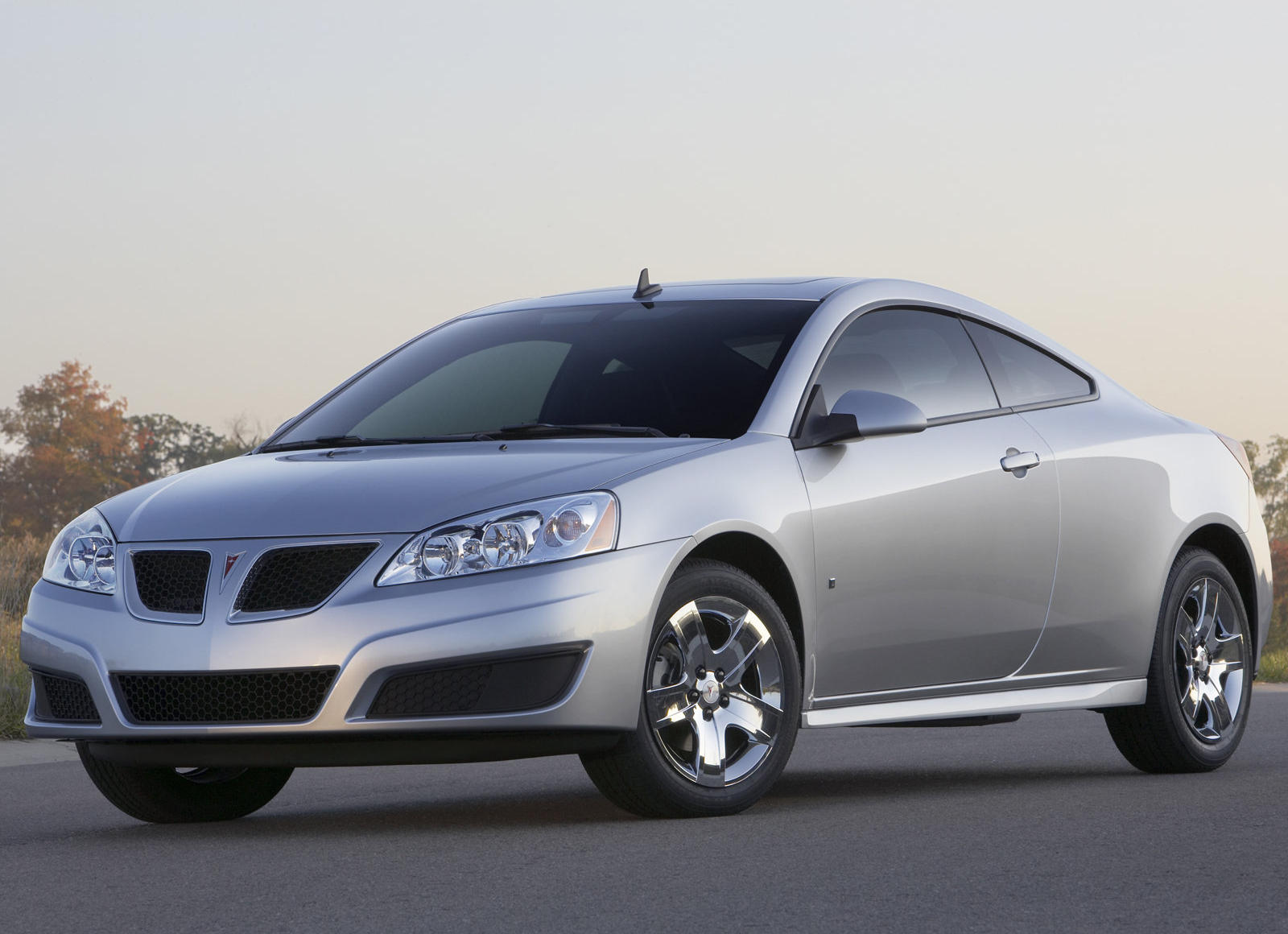 2009 Pontiac G6 Coupe Front Angle View