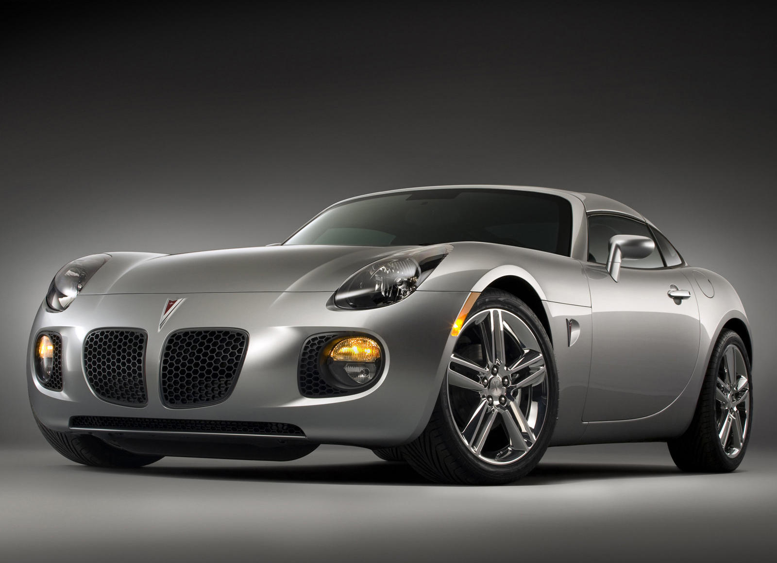 2009 Pontiac Solstice Coupe Front Angle View