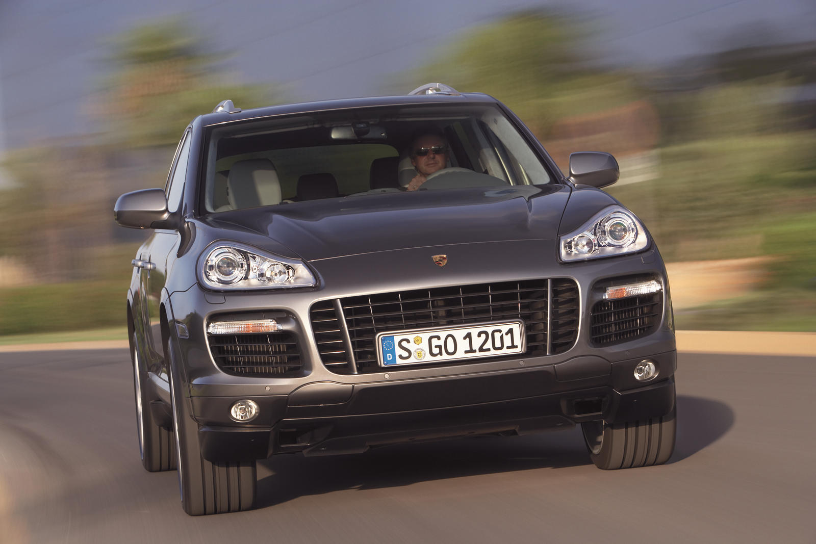 2009 Porsche Cayenne Turbo Front View Driving