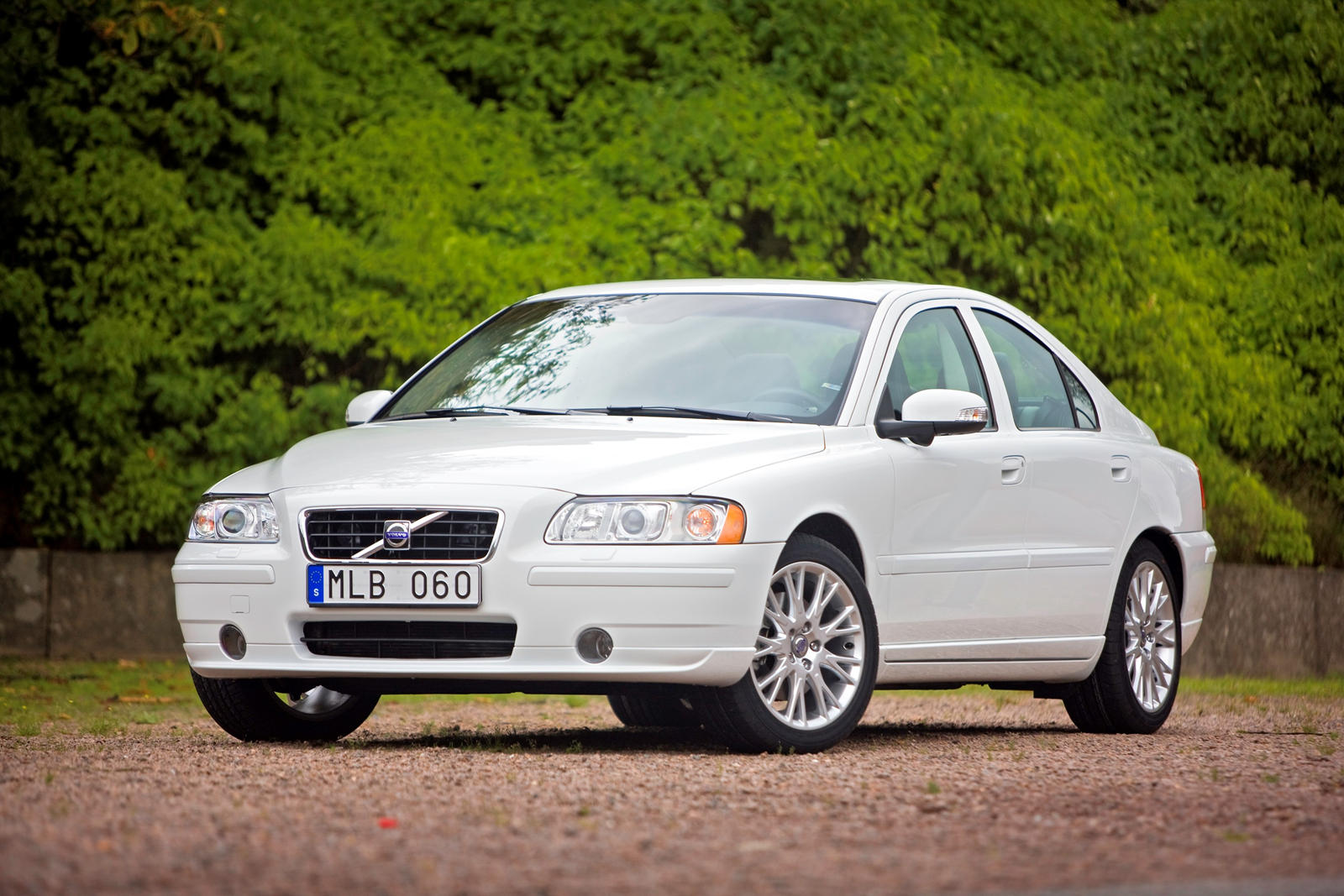 2009 Volvo S60 Front Angle View