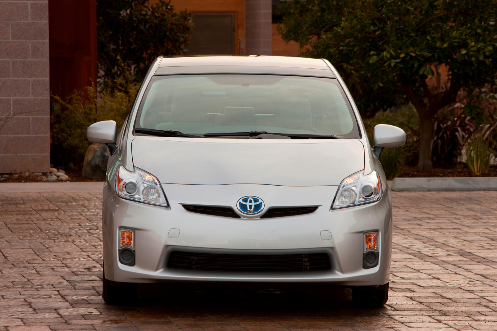2010 Toyota Prius Front View