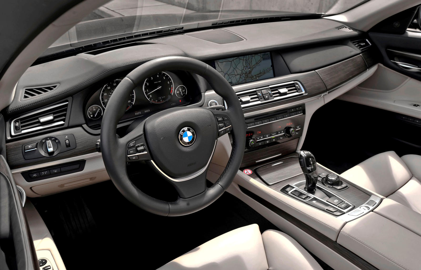 2011 BMW 7 Series Hybrid Dashboard