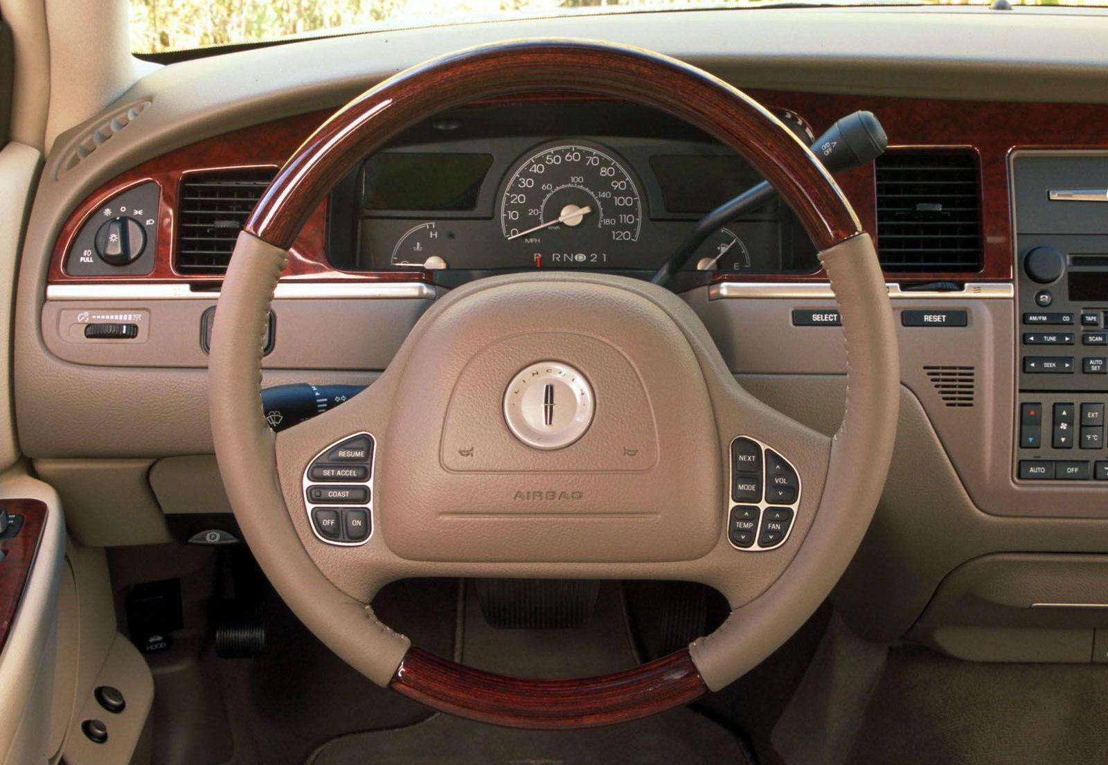 2011 Lincoln Town Car Steering Wheel