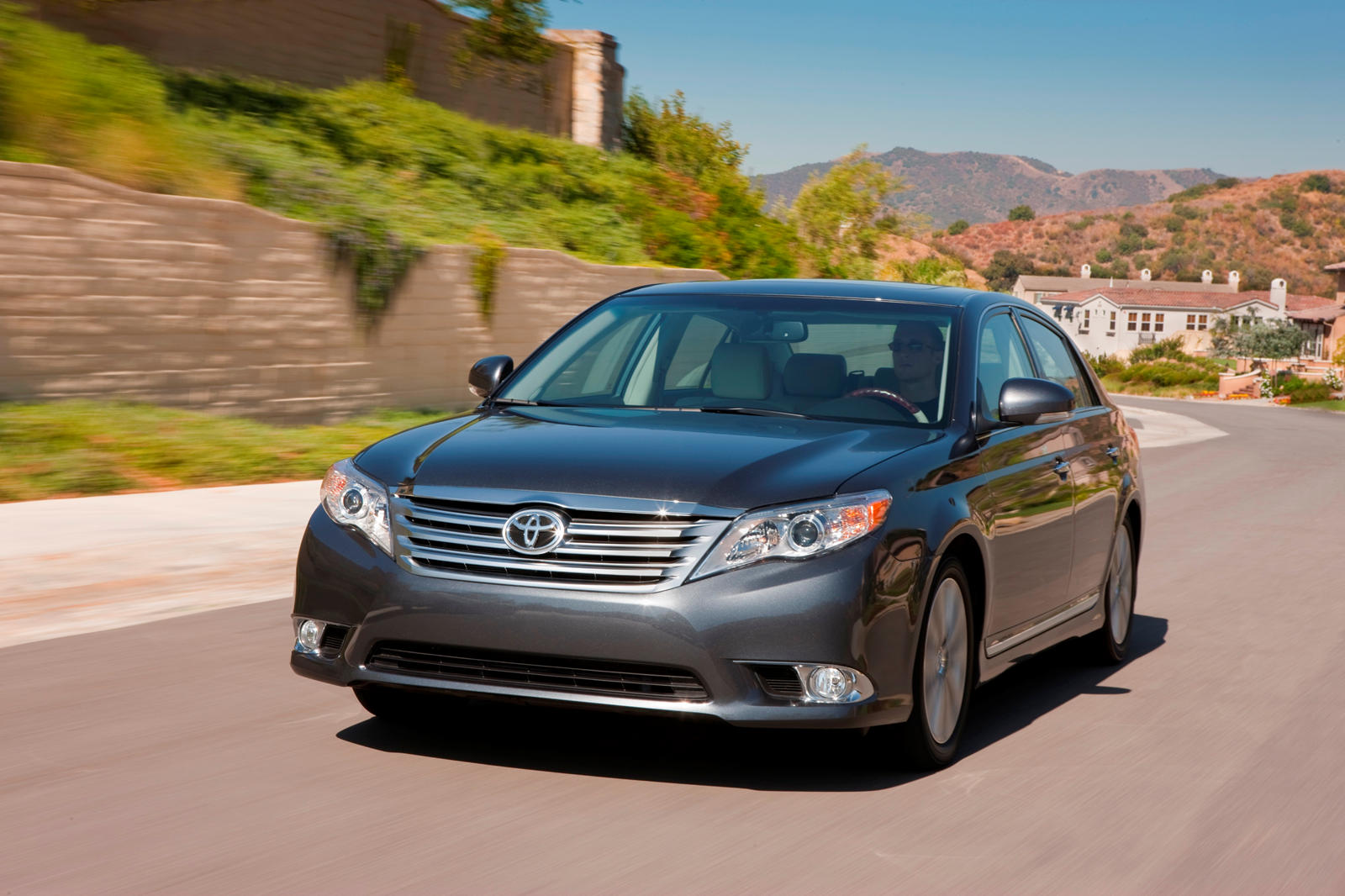 2011 Toyota Avalon Three Quarter Front Left Side View In Motion