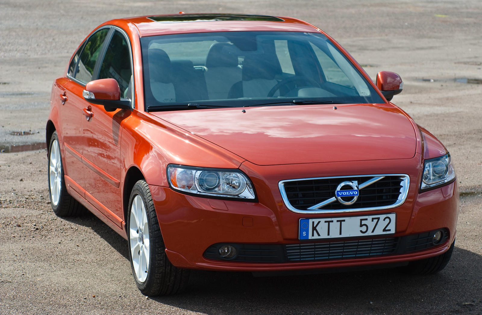 2011 Volvo S40 Front Angle View