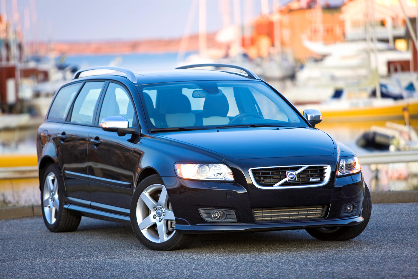 2011 Volvo V50 Front Angle View