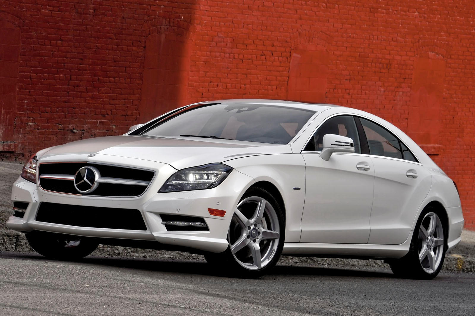 2012 Mercedes-Benz CLS-Class Front Angle View