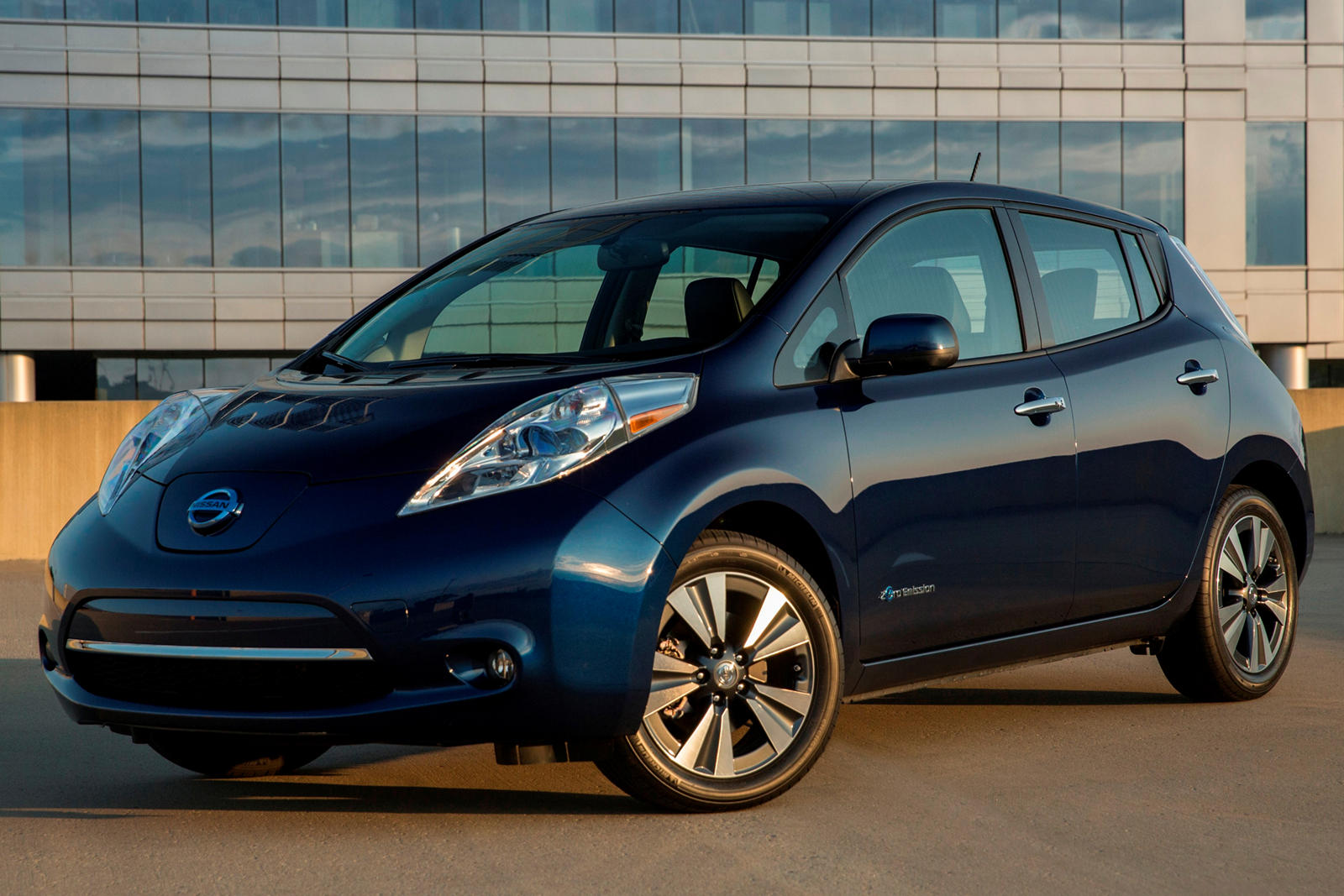 2012 Nissan Leaf Front Angle View