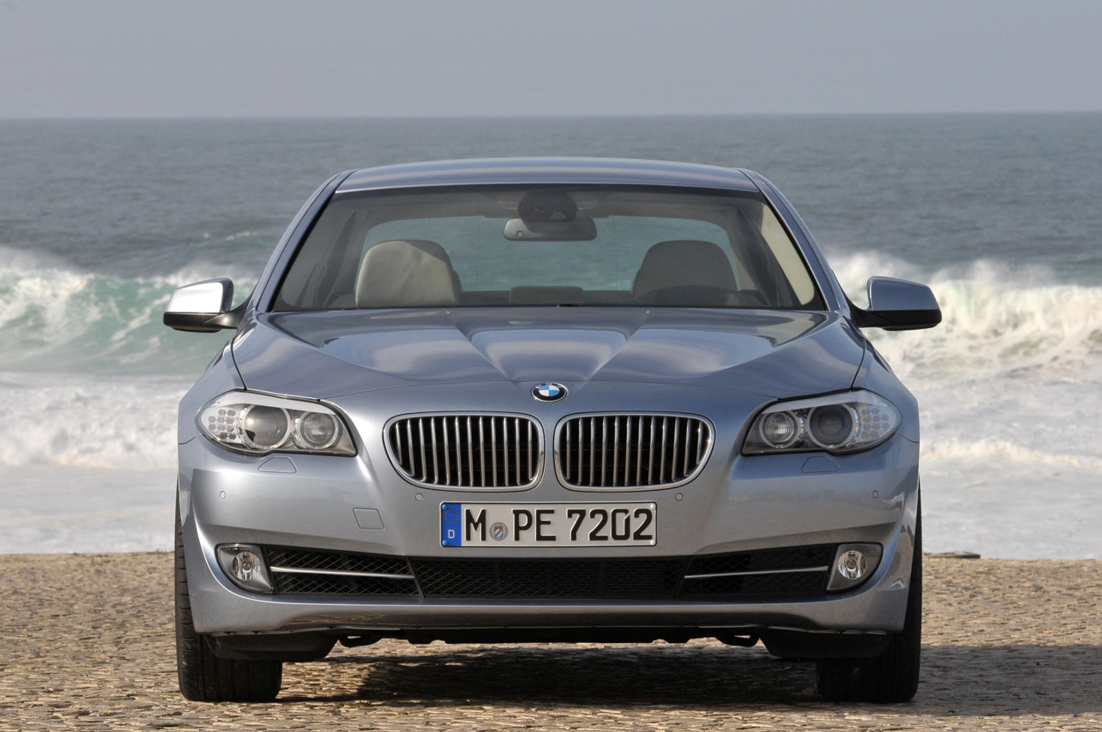 2013 BMW 5 Series Hybrid Front View