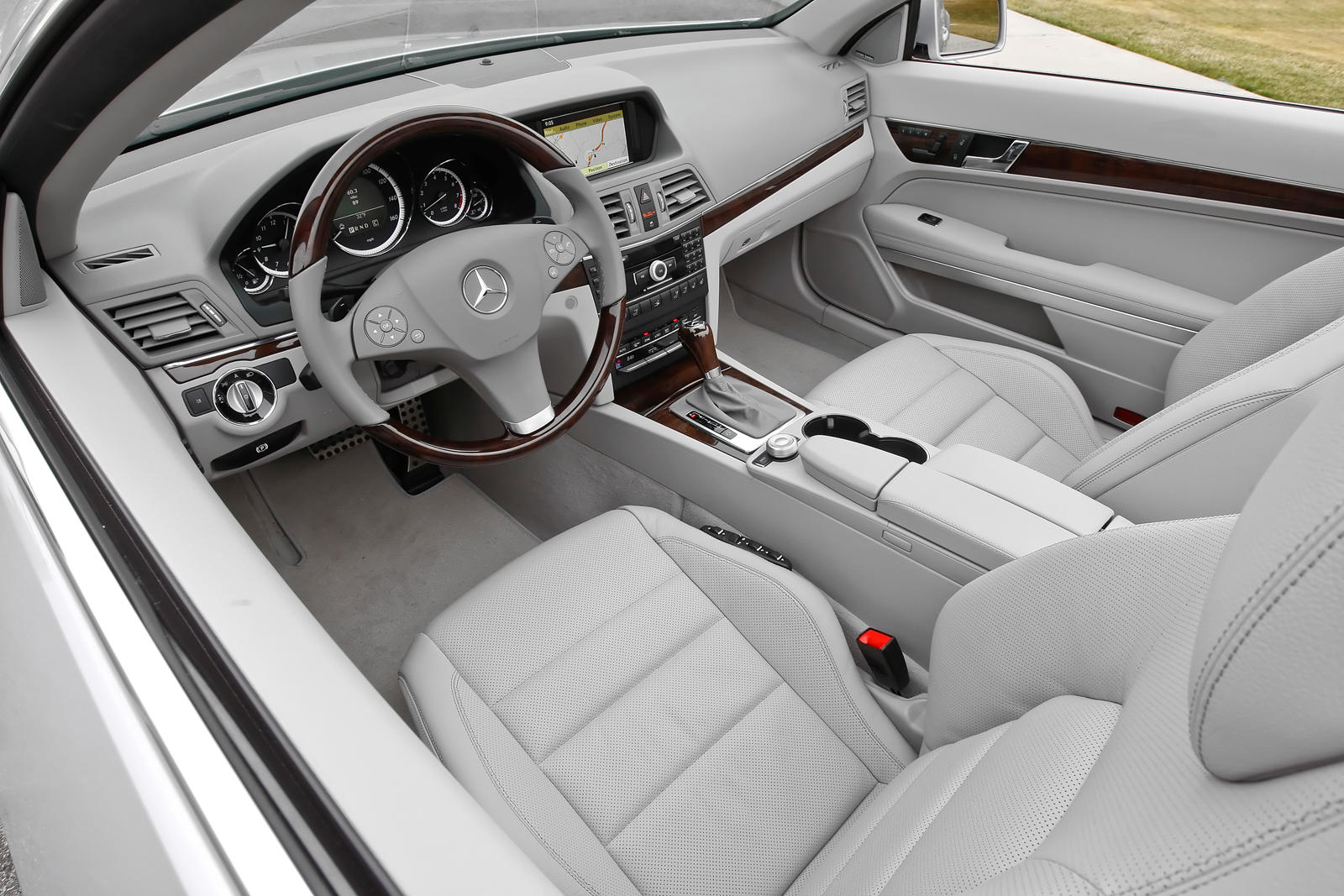 2013 Mercedes-Benz E-Class Convertible Dashboard
