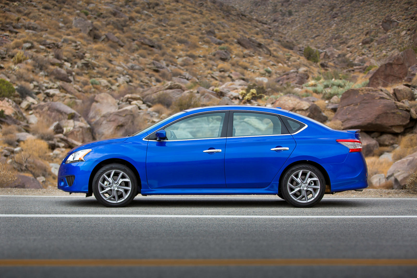 2013 Nissan Sentra Side View