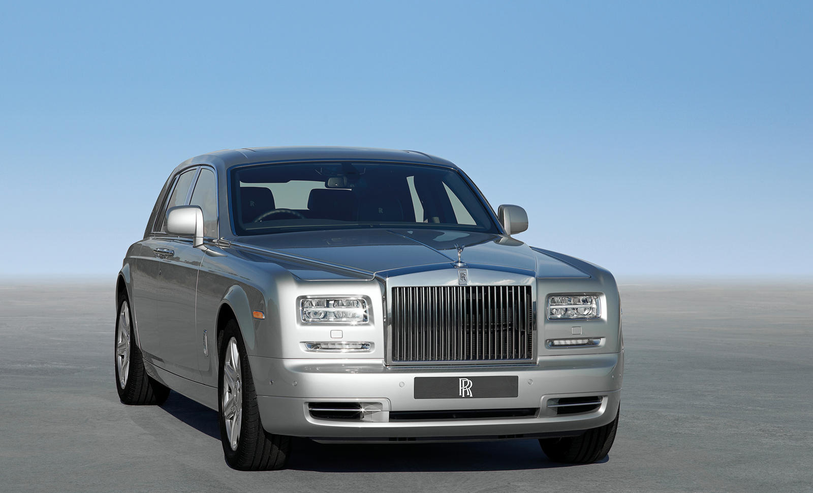 2013 Rolls-Royce Phantom Front Angle View