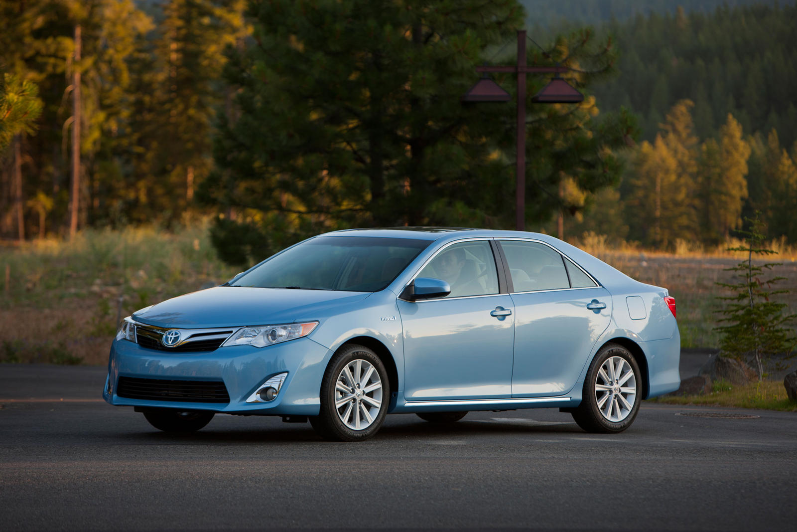 2013 Toyota Camry Hybrid: Review, Trims, Specs, Price, New Interior