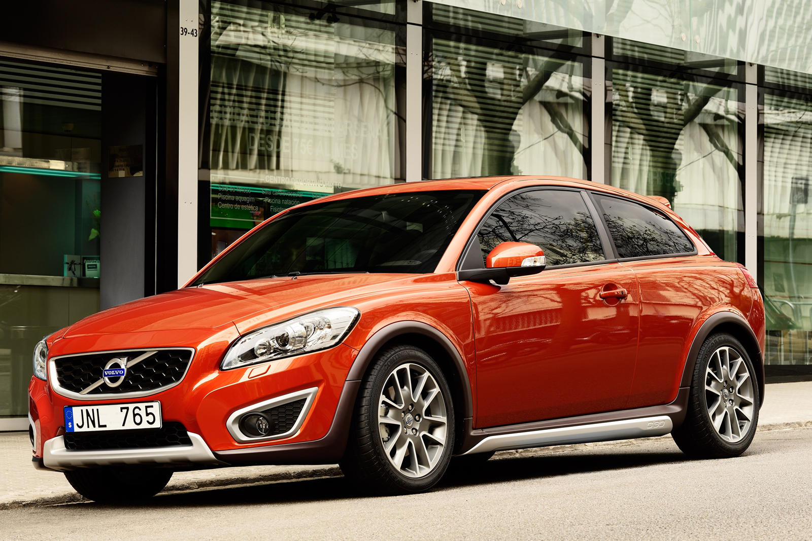 2013 Volvo C30 Front Angle View