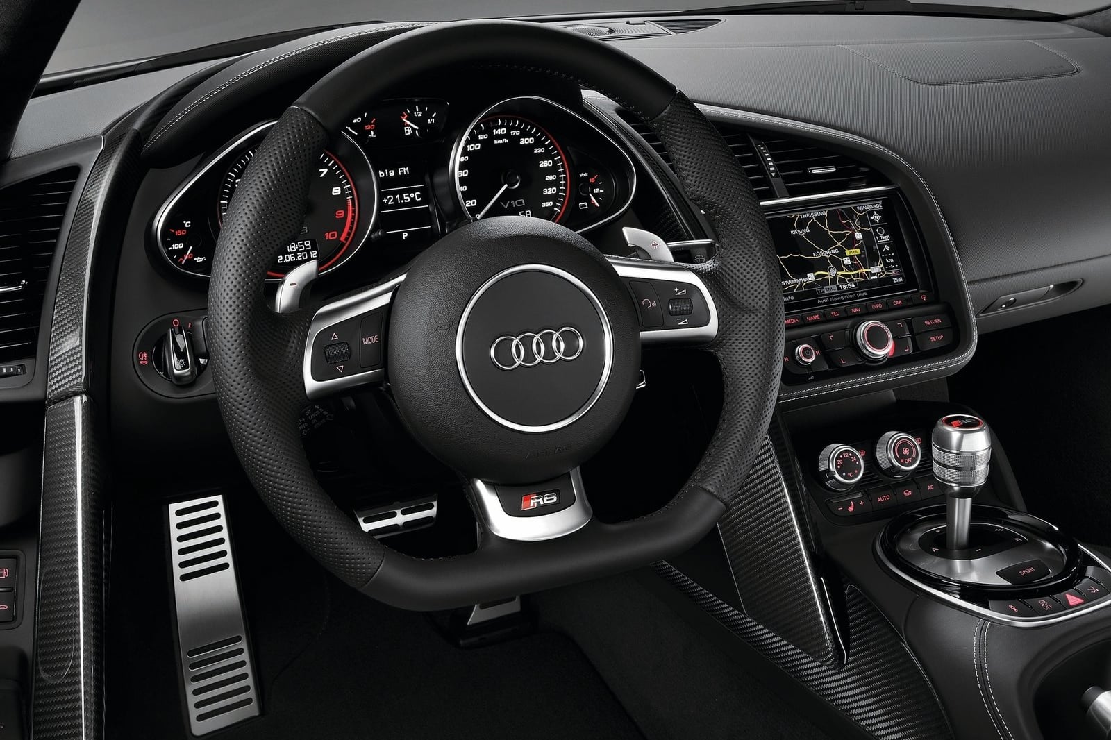 Audi R8 Interior - Car Body Design