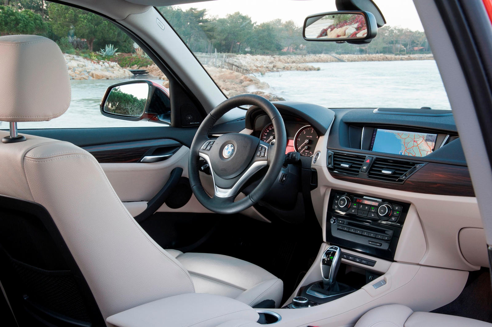 Photos & Video: 2014 BMW X1 Photos & Video - Consumer Reports