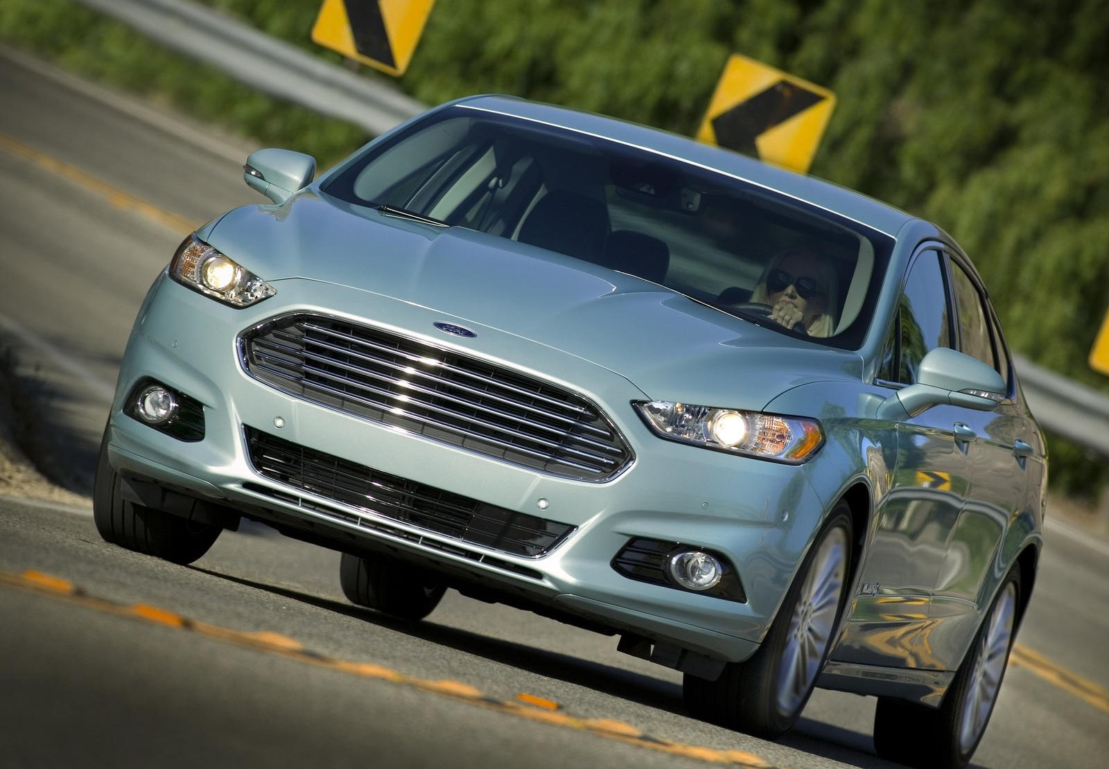 2014 Ford Fusion Hybrid Front View Driving