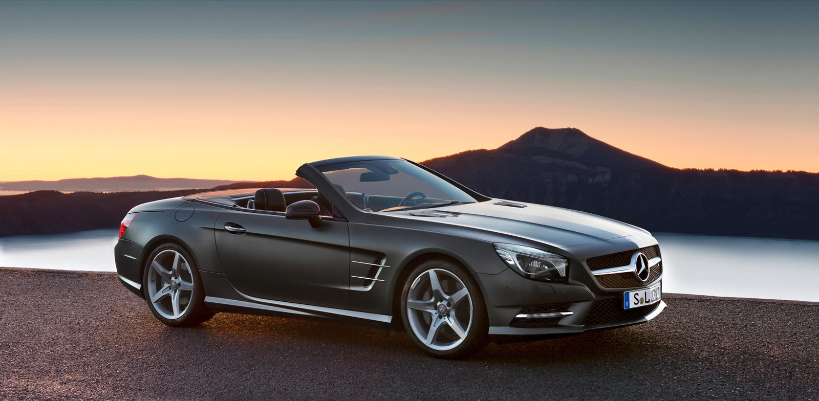 2014 Mercedes-Benz SL-Class Front Angle View