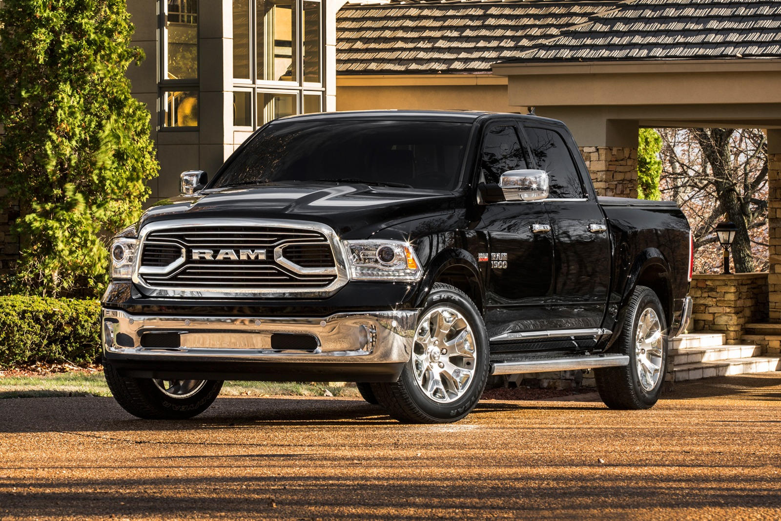 2014 Ram 1500 Front Angle View
