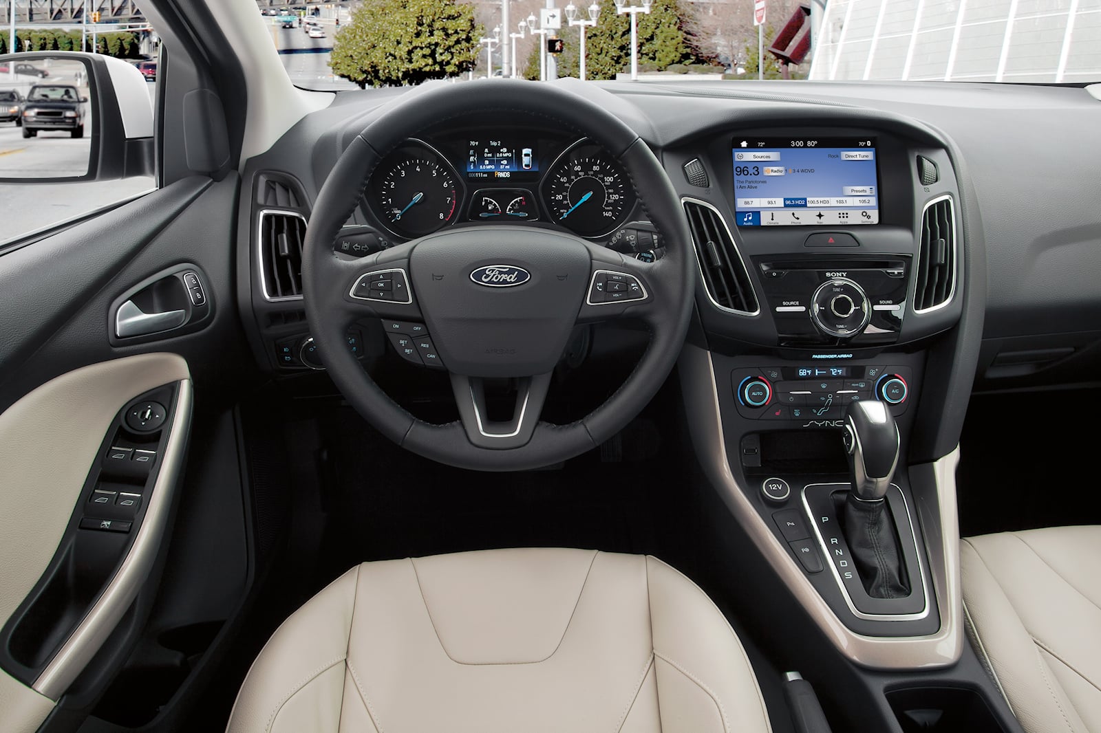 Bán Ford Focus S Hatchback 20AT 2015