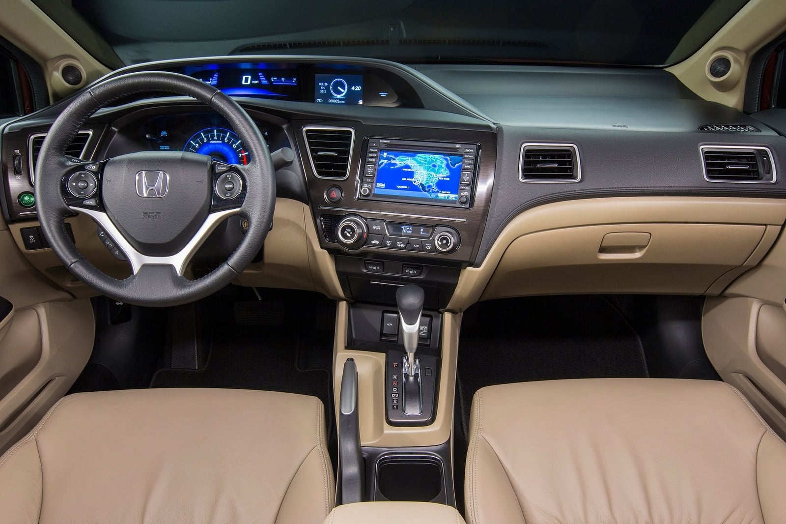 Honda Civic 2015 có giá từ 780 triệu đồng