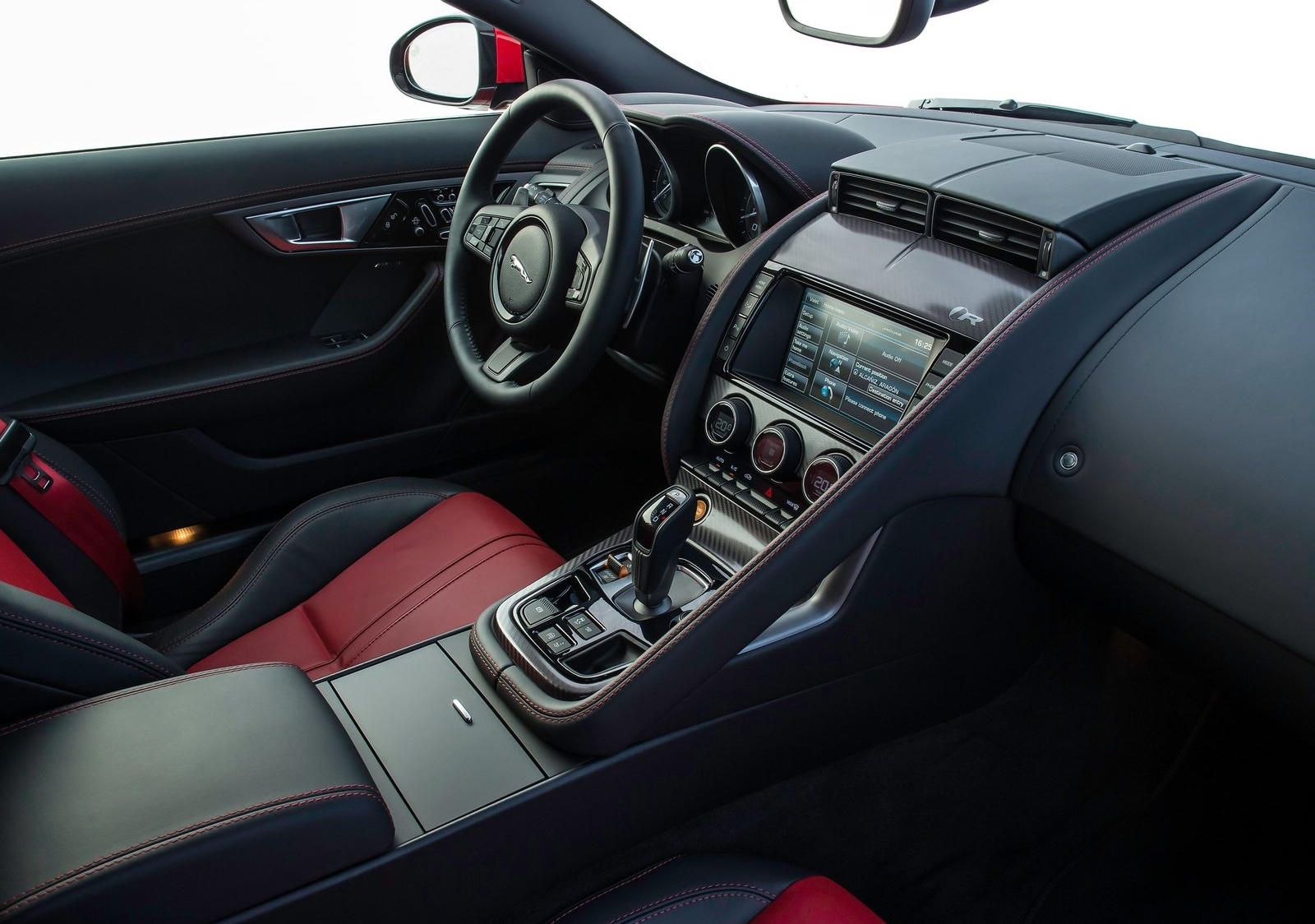 2015 Jaguar F-Type R Coupe Central Console