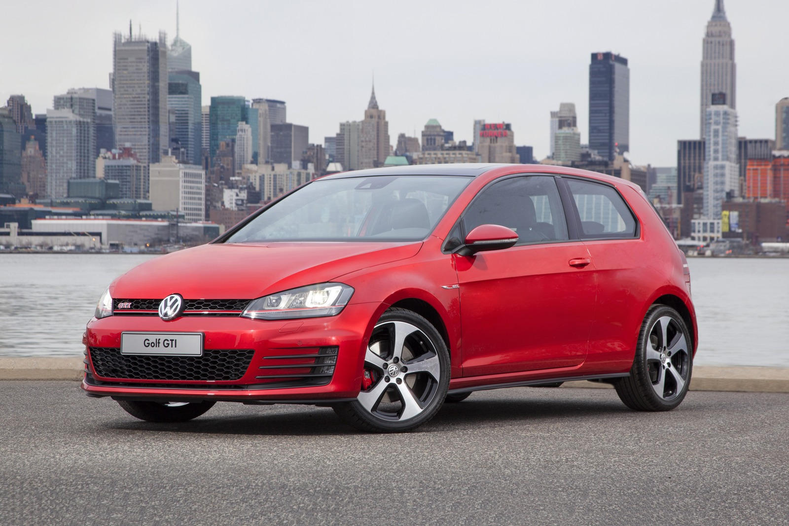 2015 Volkswagen Golf GTI Front Angle View