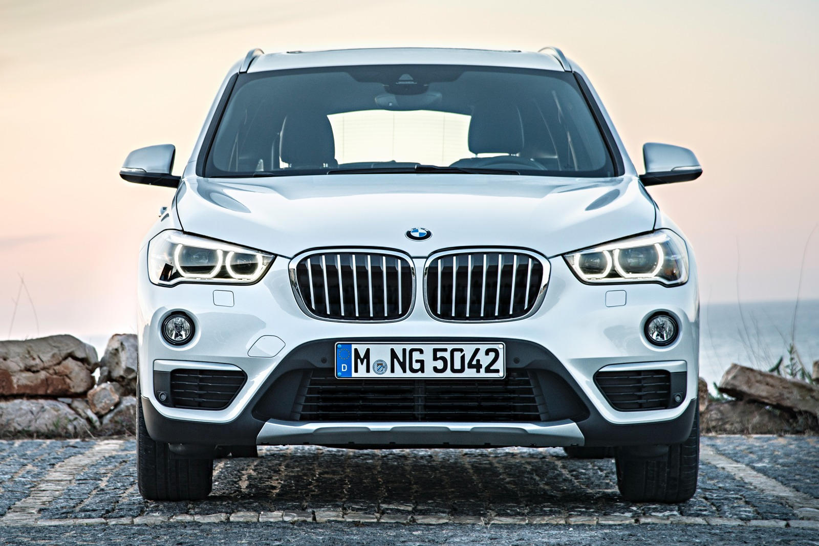 2016 BMW X1 Front View