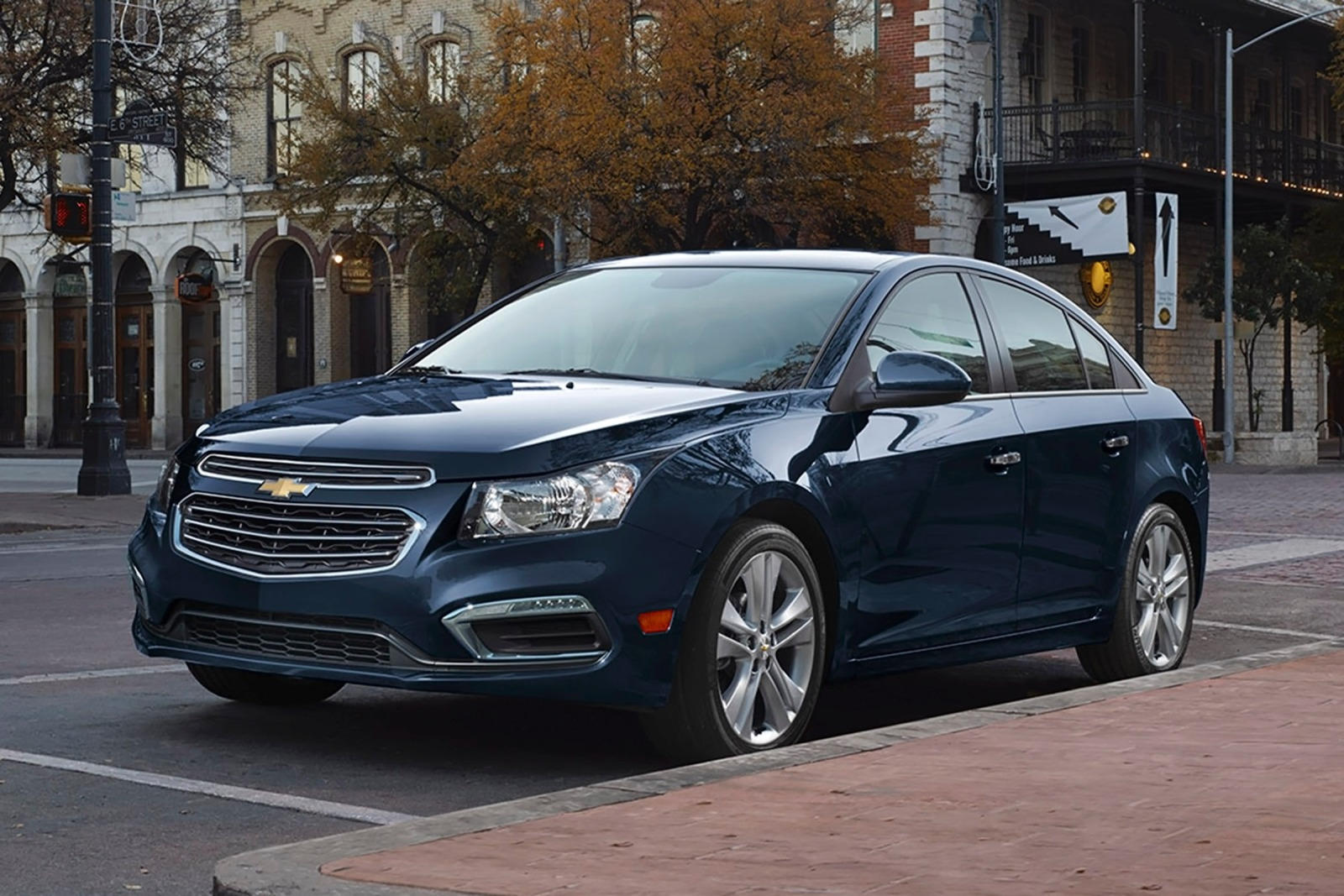 2016 Chevrolet Cruze Limited Front Angle View