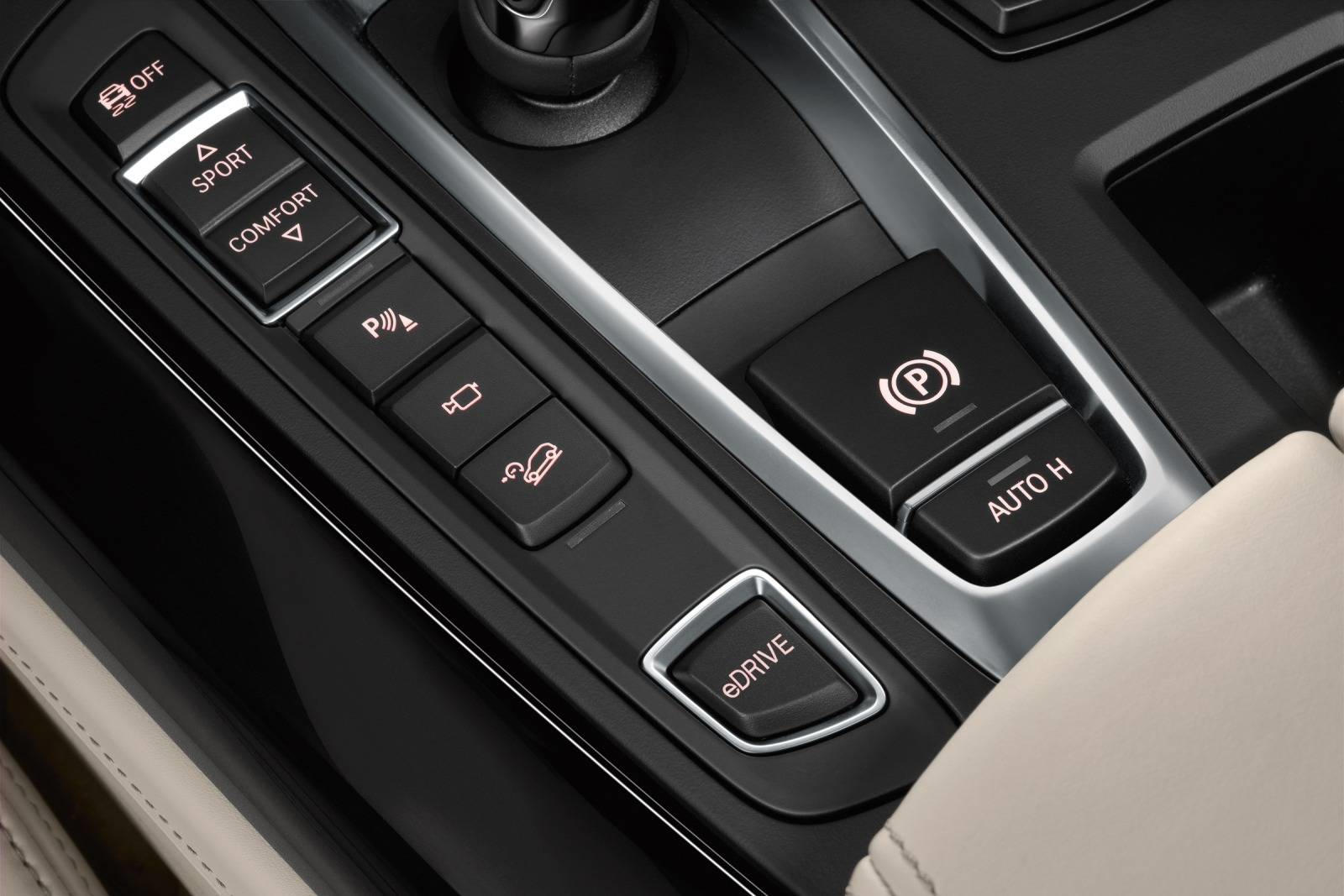 2017 BMW X5 Hybrid Aux Controls