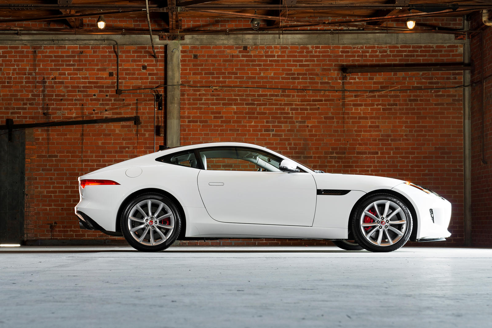 Type side. Jaguar Type s 2015.