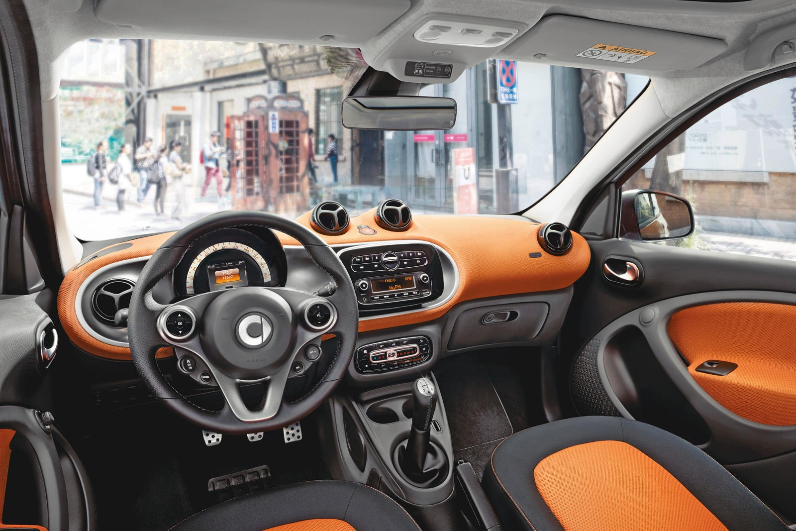 https://cdn.carbuzz.com/gallery-images/2017-smart-fortwo-dashboard-carbuzz-353337-1600.jpg