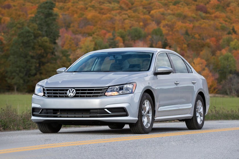 Revisión de Volkswagen Passat, adornos, especificaciones, precio, nuevas características interiores, diseño exterior y especificaciones