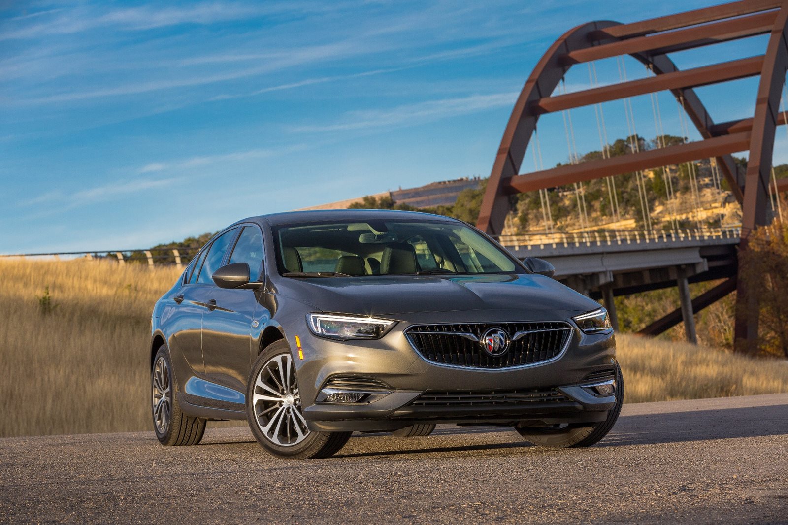2018 Buick Regal Sportback Front View