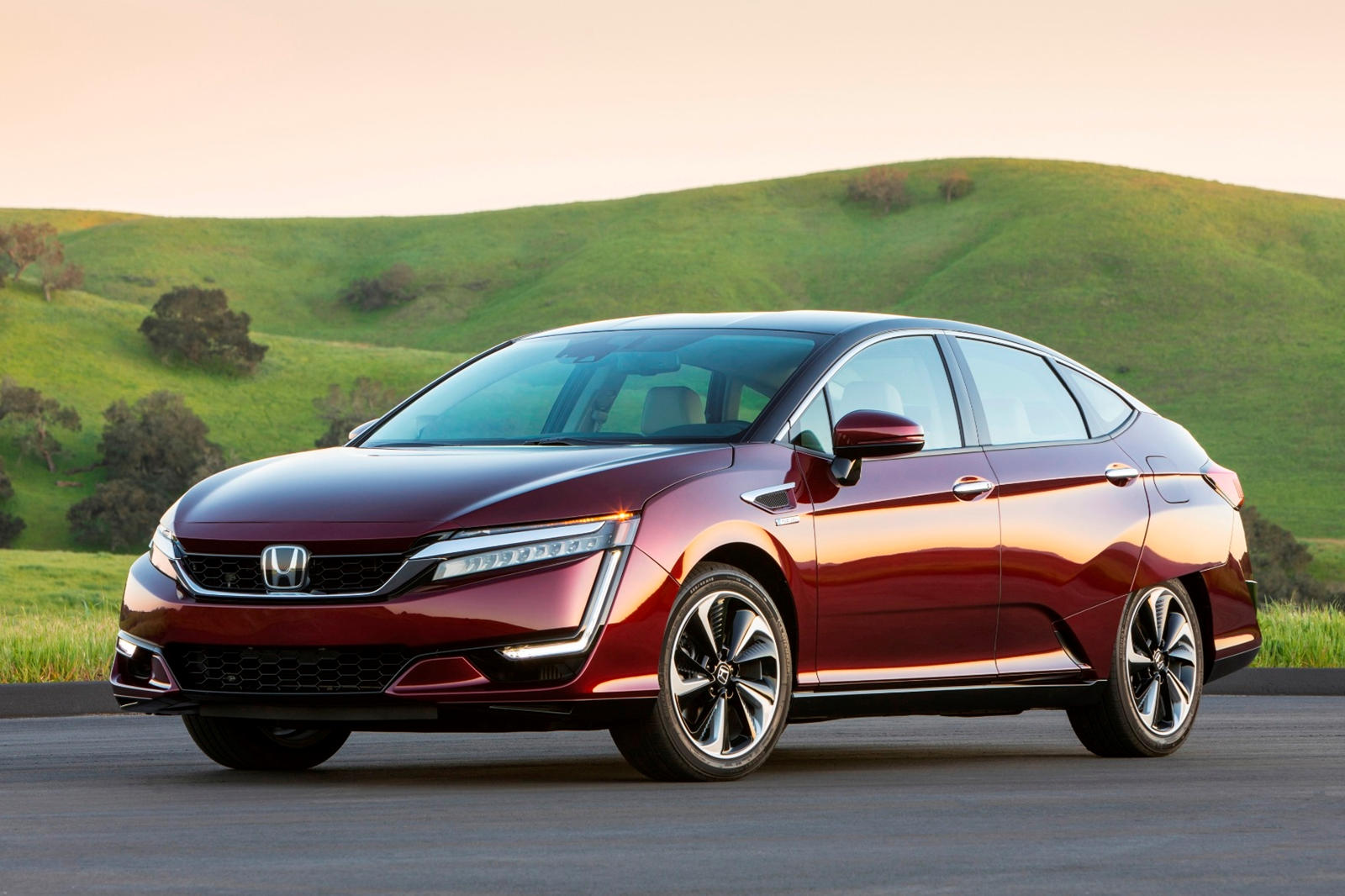 2018-honda-clarity-fuel-cell-review-trims-specs-price-new-interior