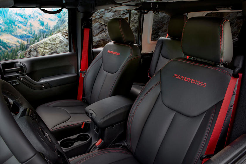 2018 Jeep Wrangler Jk Unlimited Review Trims Specs New Interior Features Exterior Design And Specifications Carbuzz - Seat Cover For Jeep Wrangler 2018