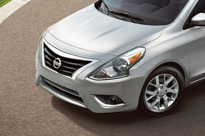  Nissan Versa Sedan 2018: revisión, detalles, especificaciones, precio, nuevas características interiores, diseño exterior y especificaciones |  CarBuzz