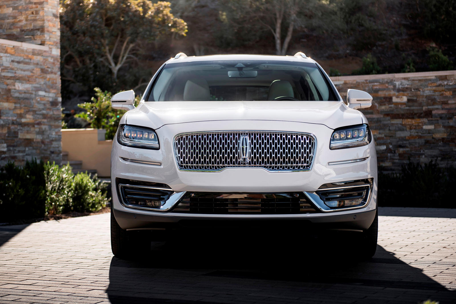2019 Lincoln Nautilus Front View