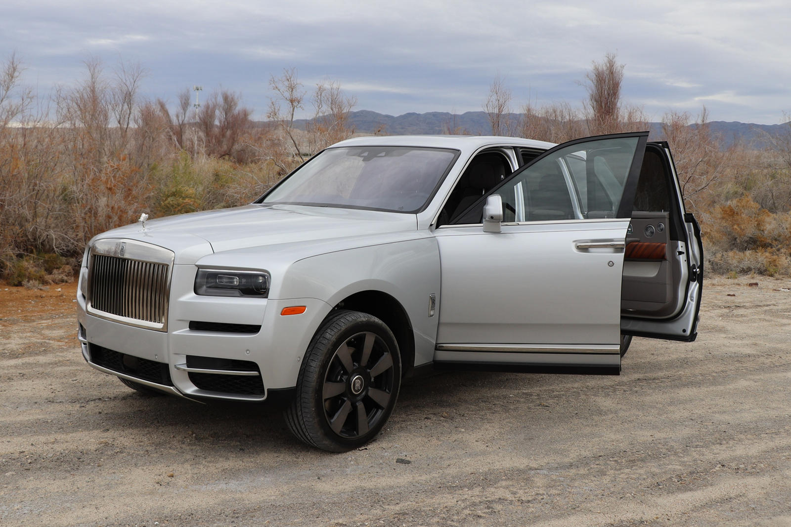 2019 Rolls-Royce Cullinan Review and Test Drive