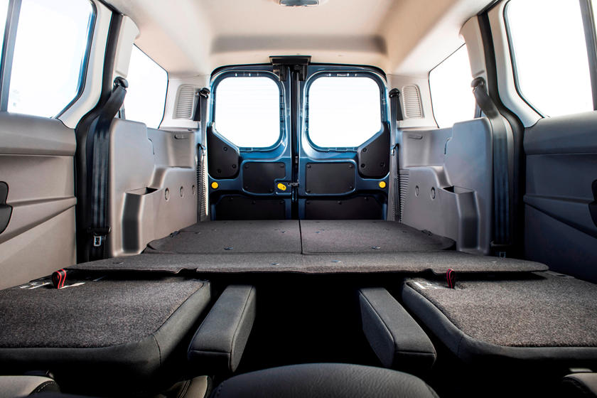 2020 ford transit connect seating capacity 5