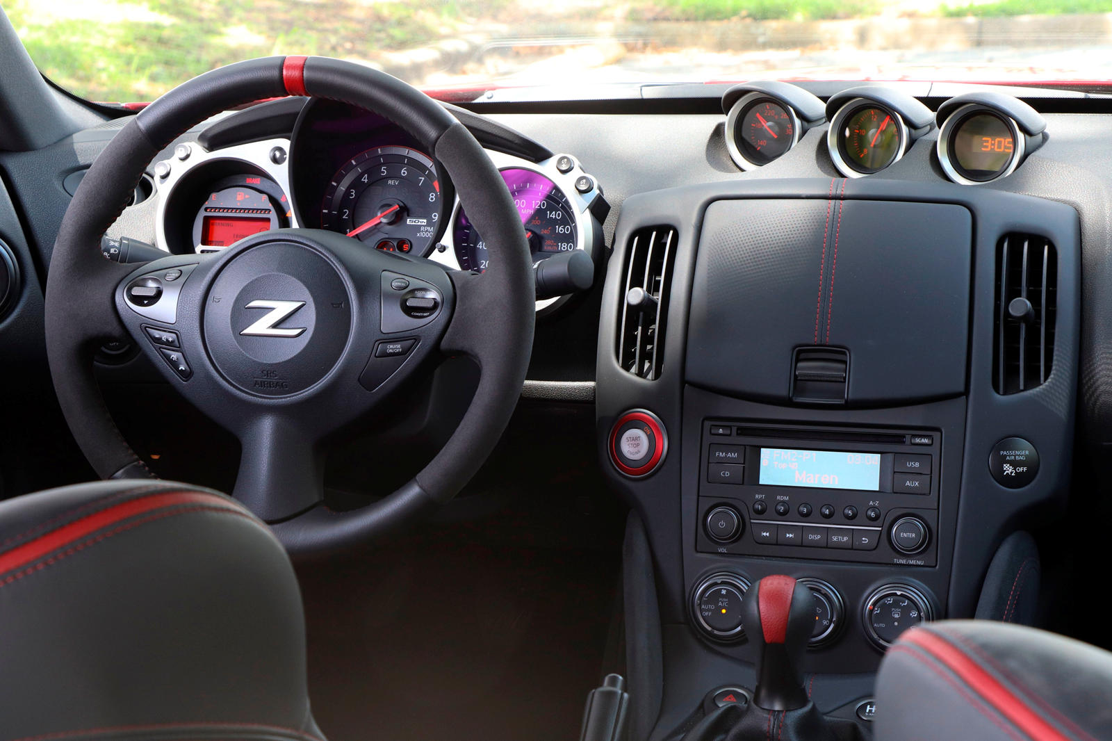 2020 Nissan 370Z Coupe Central Console