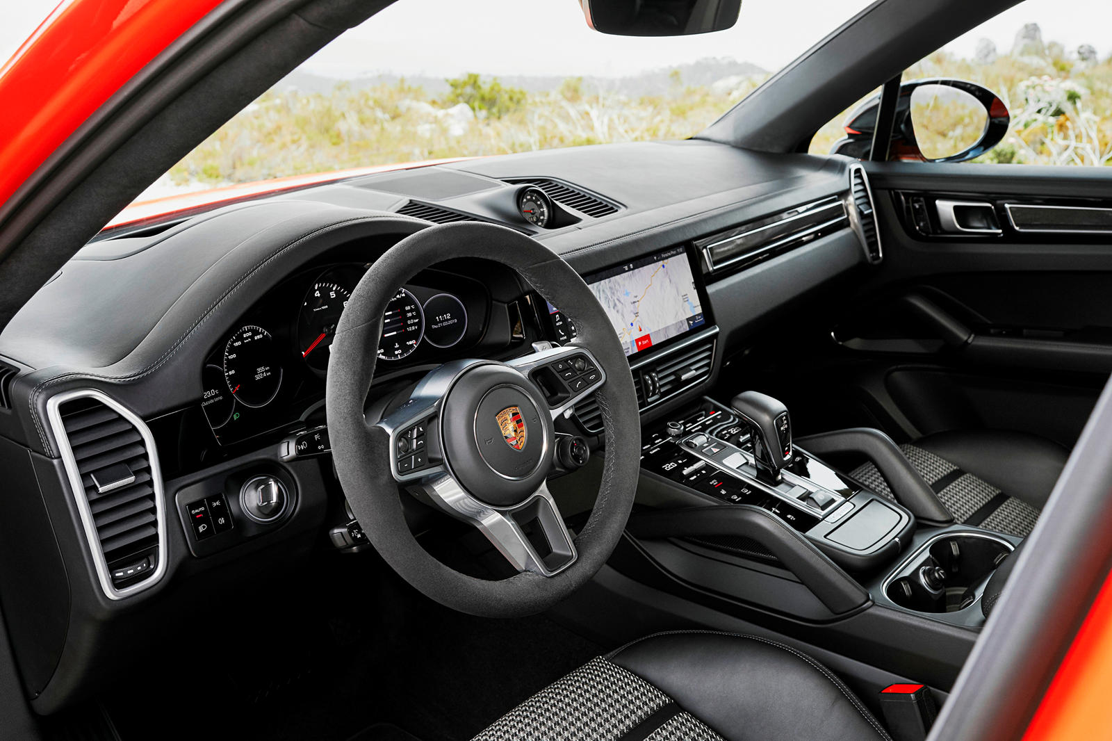 2020 Porsche Cayenne Coupe Dashboard