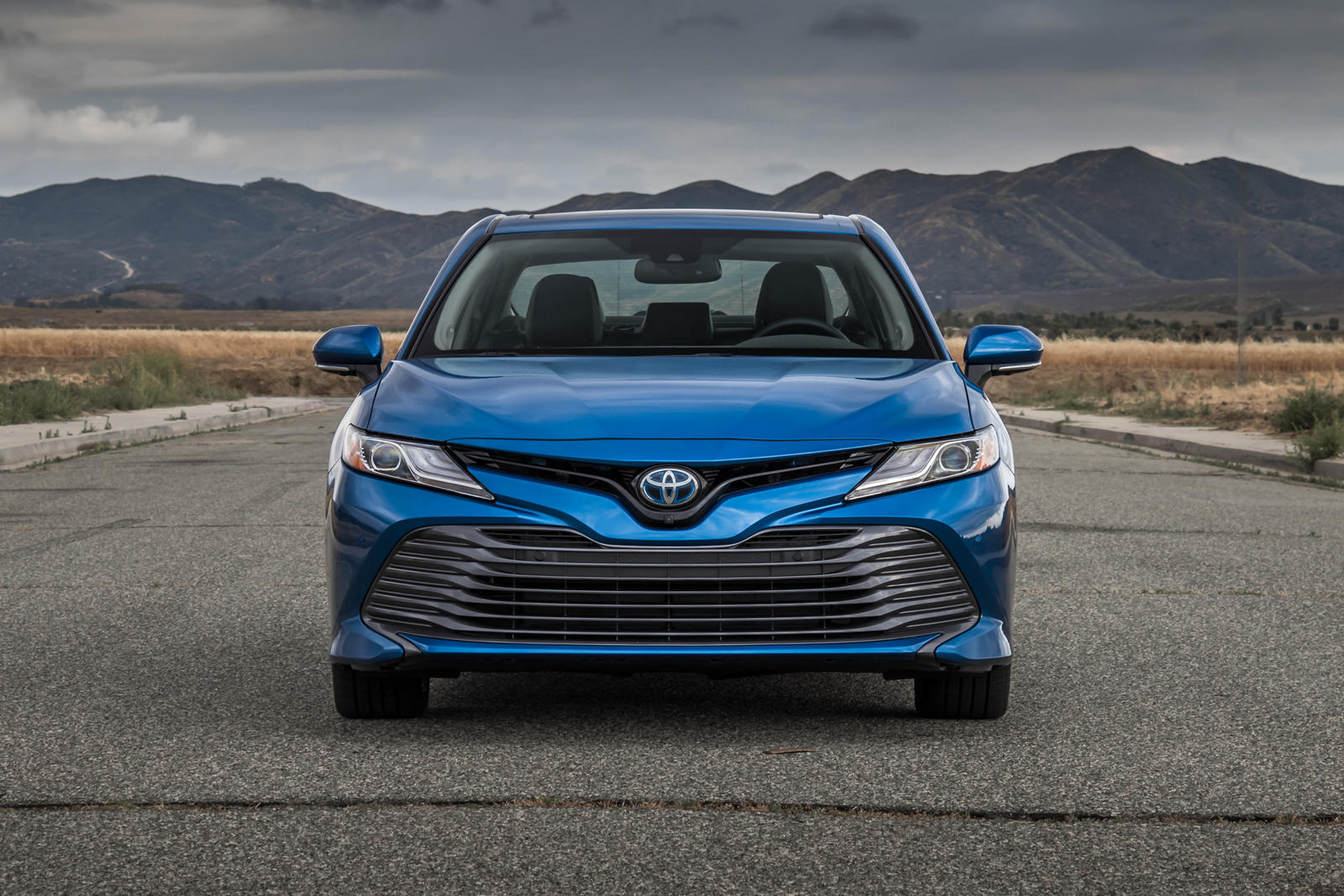 2020 Toyota Camry Hybrid Front View