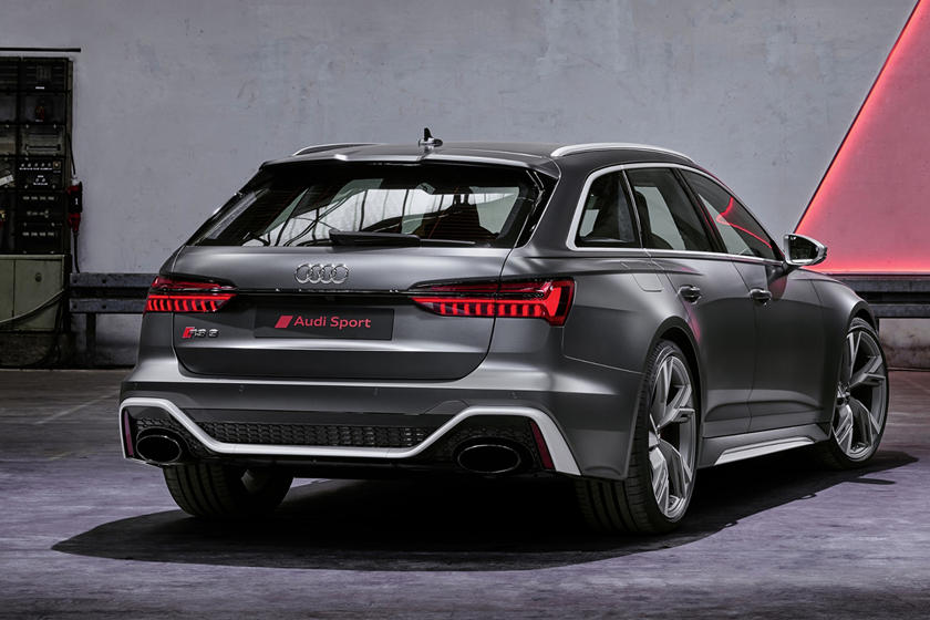 2021-audi-rs6-avant-rear-angle-view-carbuzz-618554.jpg