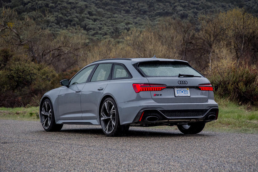 2021-audi-rs6-avant-rear-angle-view-carbuzz-843230.jpg